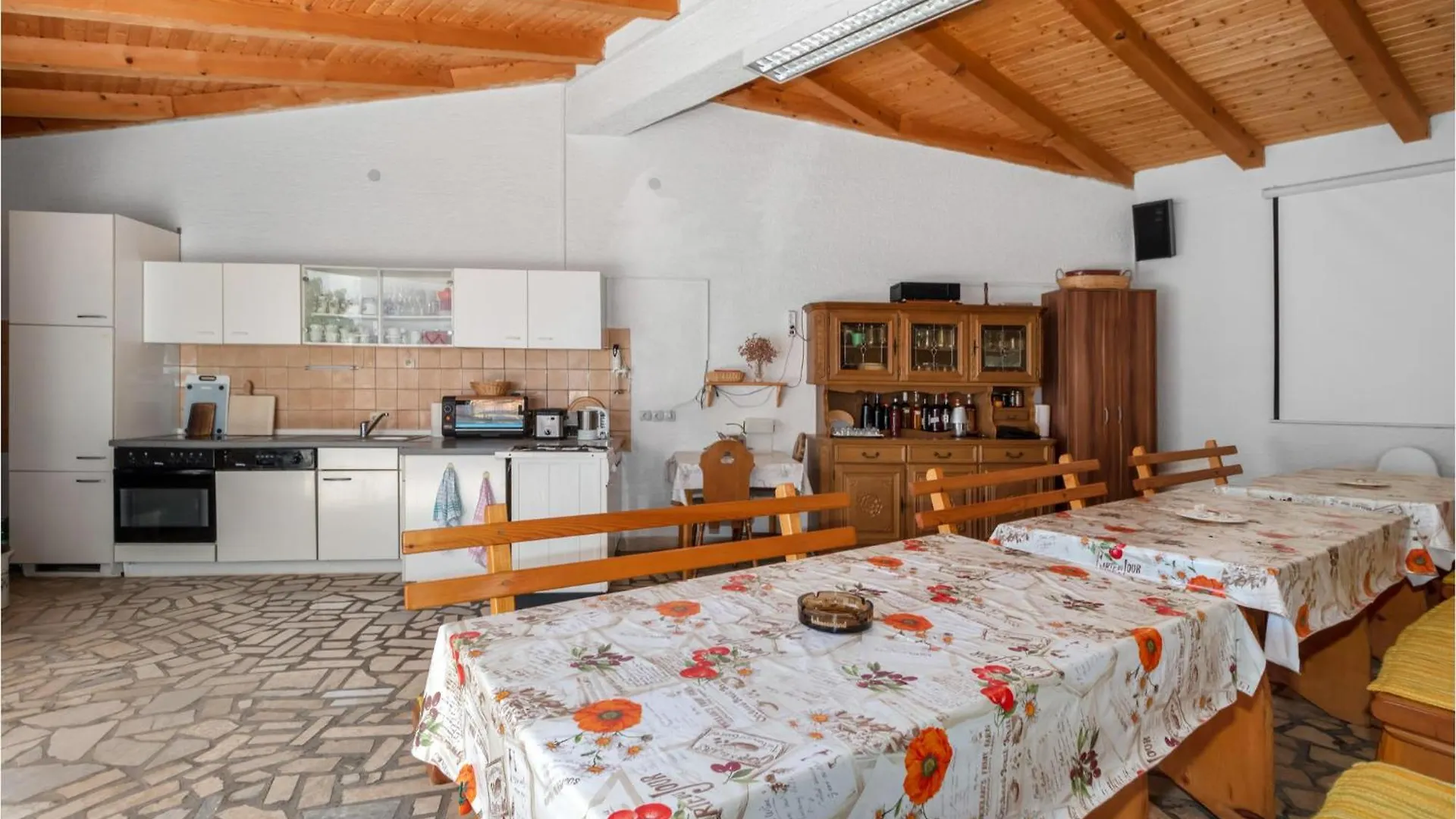 Gorgeous Apartment In Klenovica With Wifi