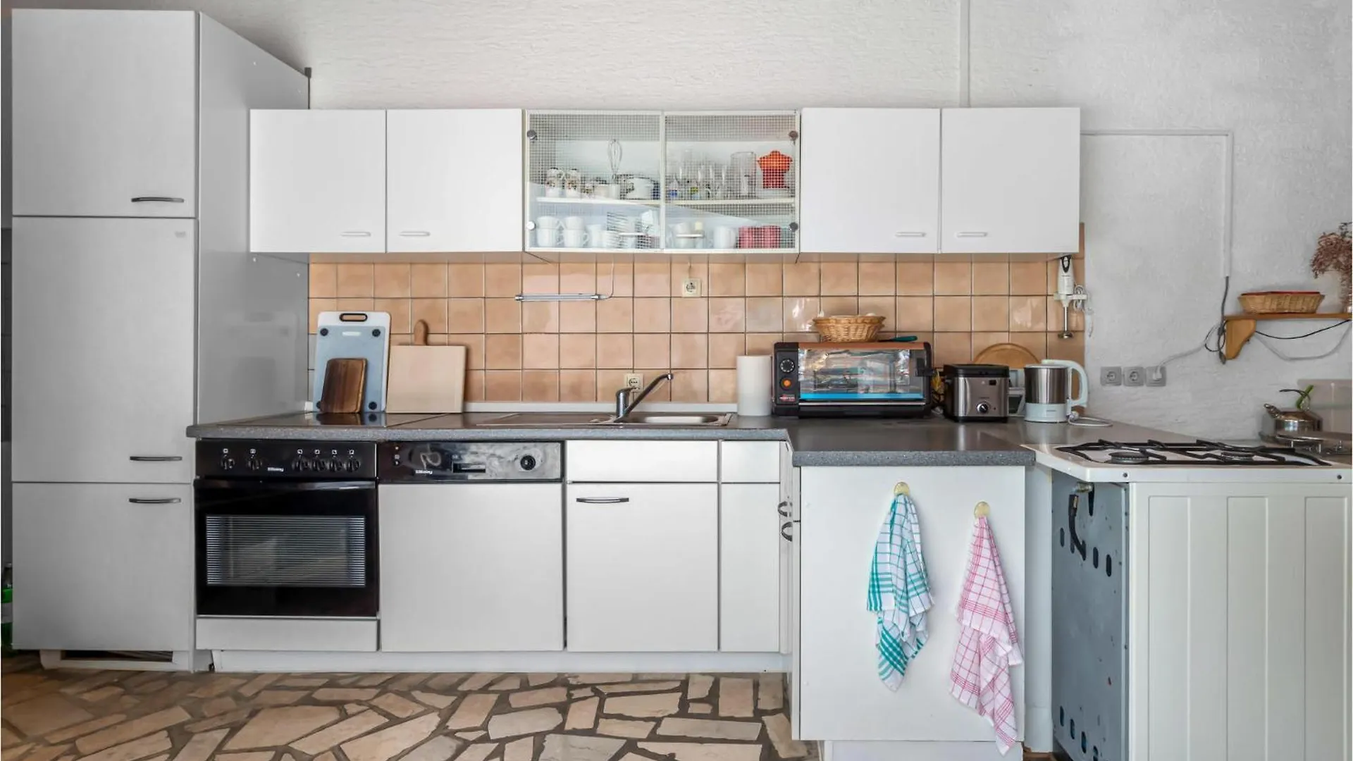 Gorgeous Apartment In Klenovica With Wifi